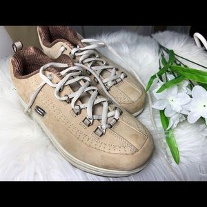 Sz 6 Women’s Sketchers Shape Up Tennis Shoes
